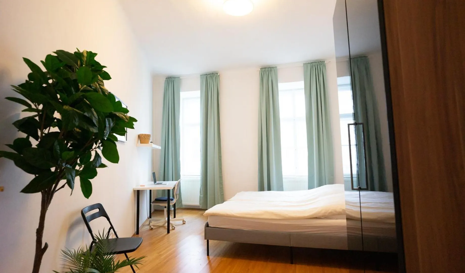 Modern 3 Bedroom Apartment In City Center Vienna