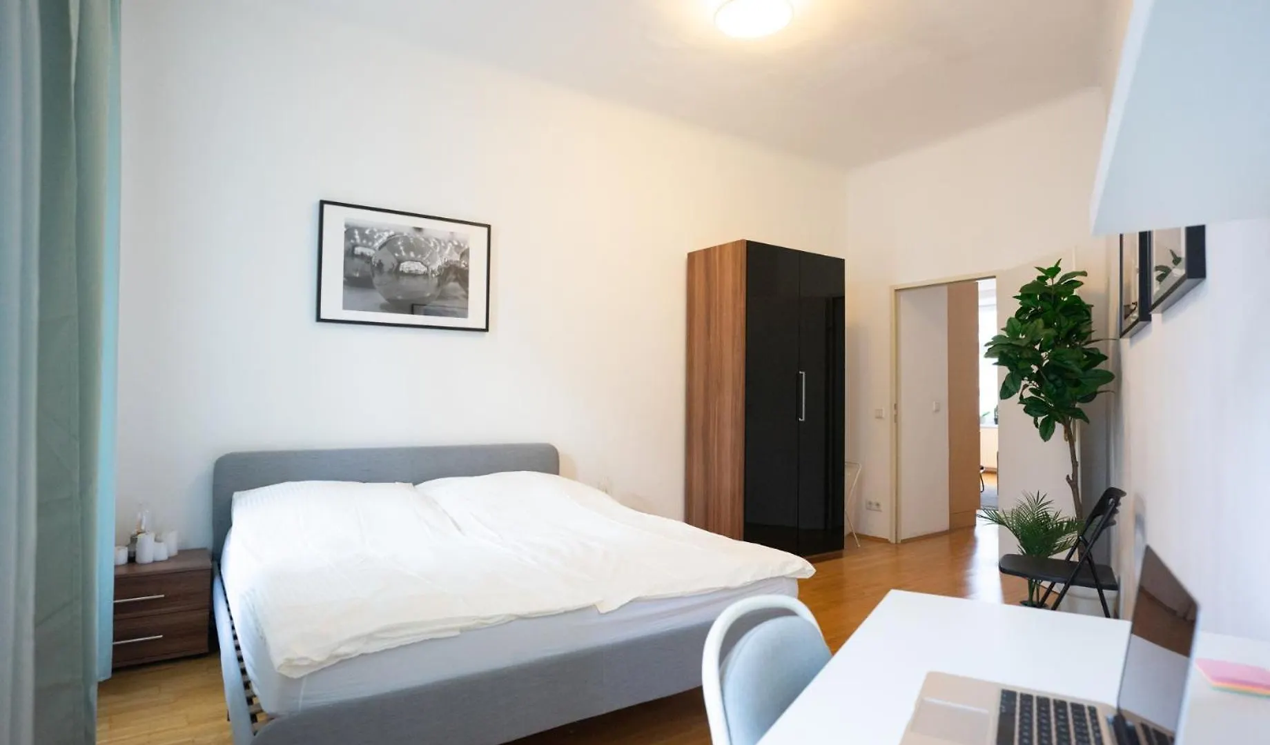 Modern 3 Bedroom Apartment In City Center Vienna