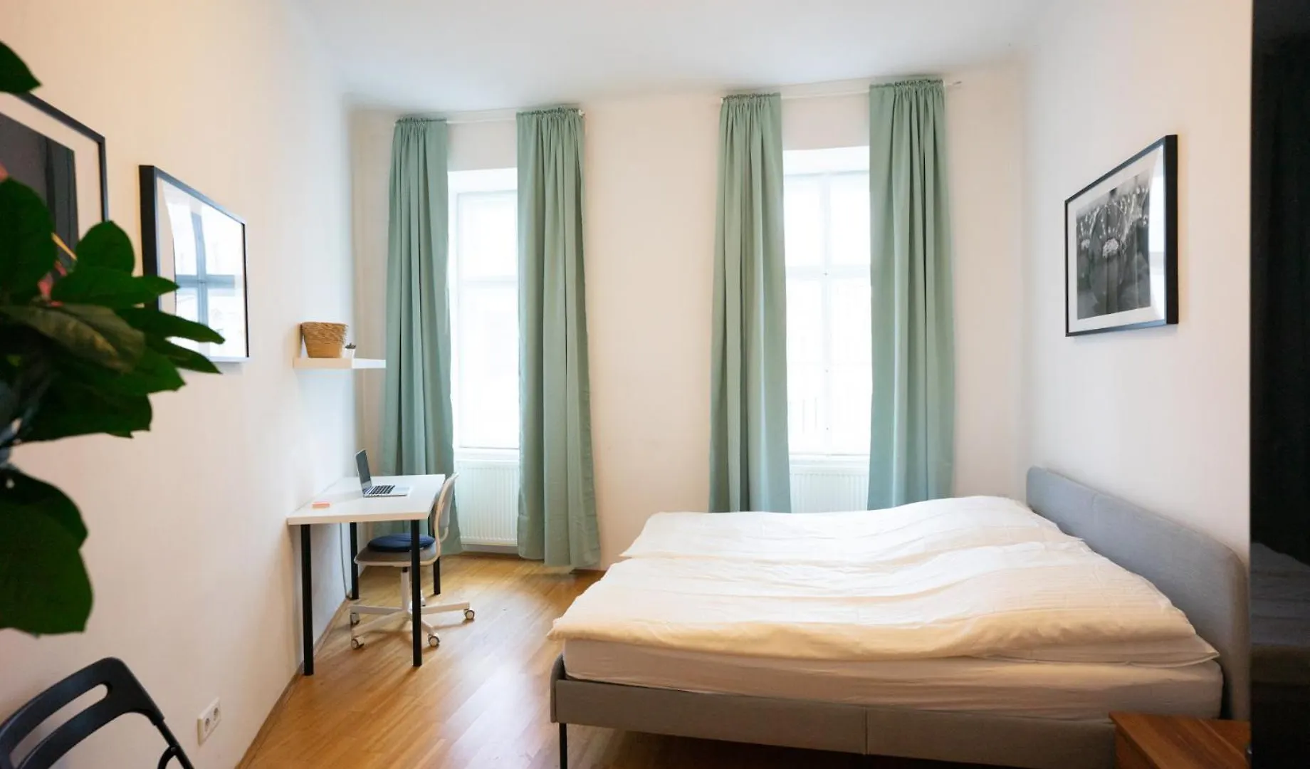 Modern 3 Bedroom Apartment In City Center Vienna Austria