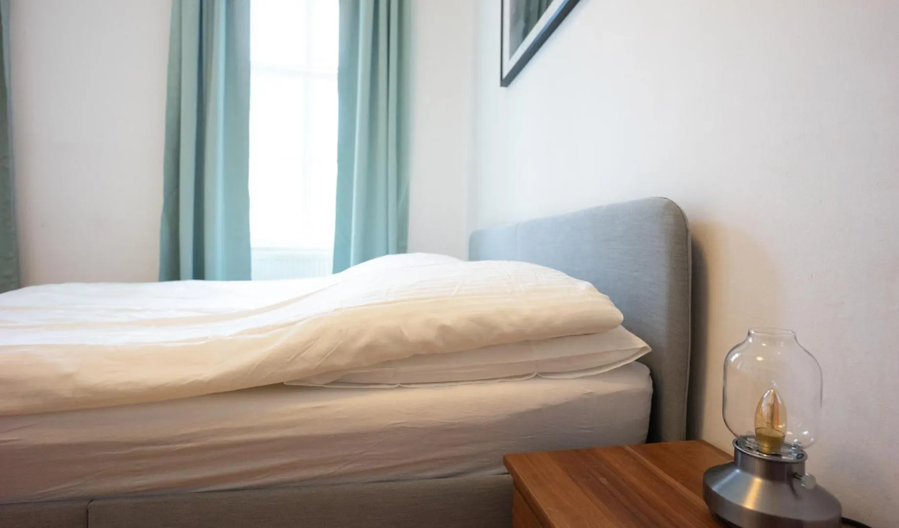 Modern 3 Bedroom Apartment In City Center Vienna Austria