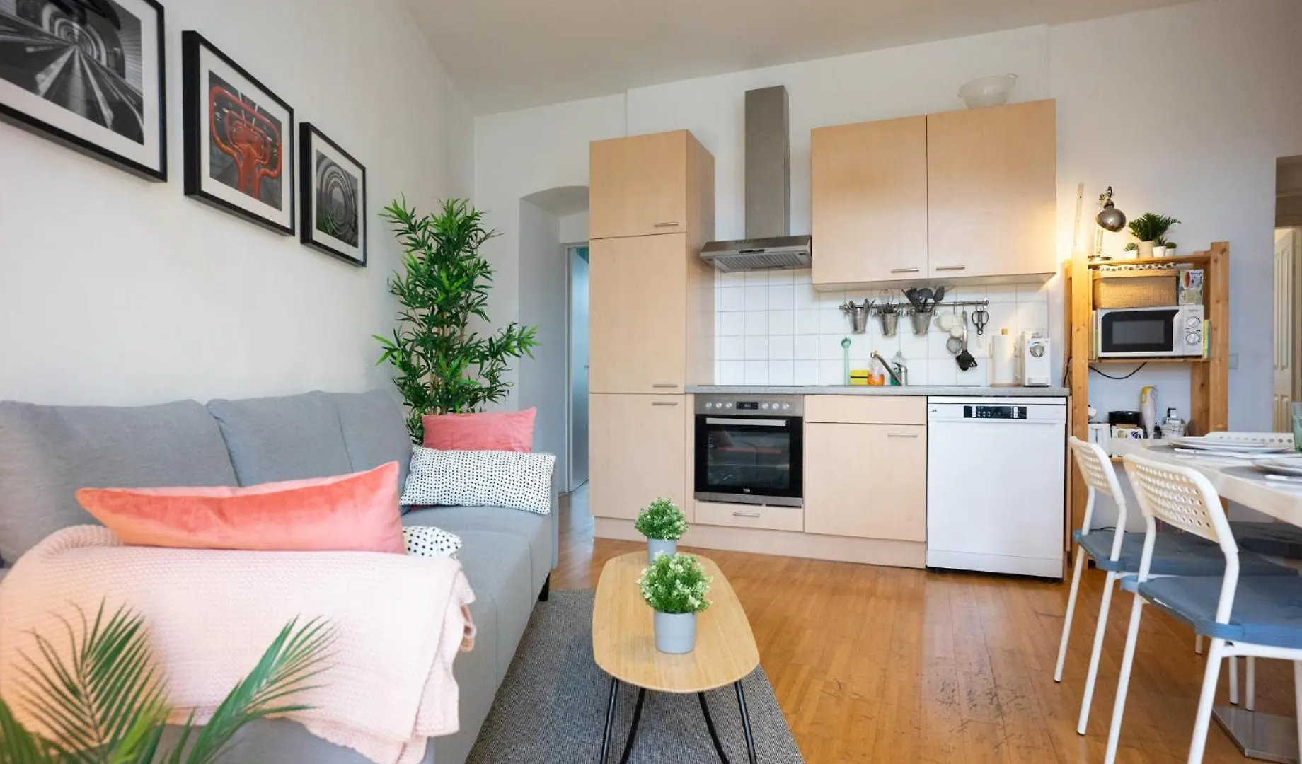 Modern 3 Bedroom Apartment In City Center Vienna Austria