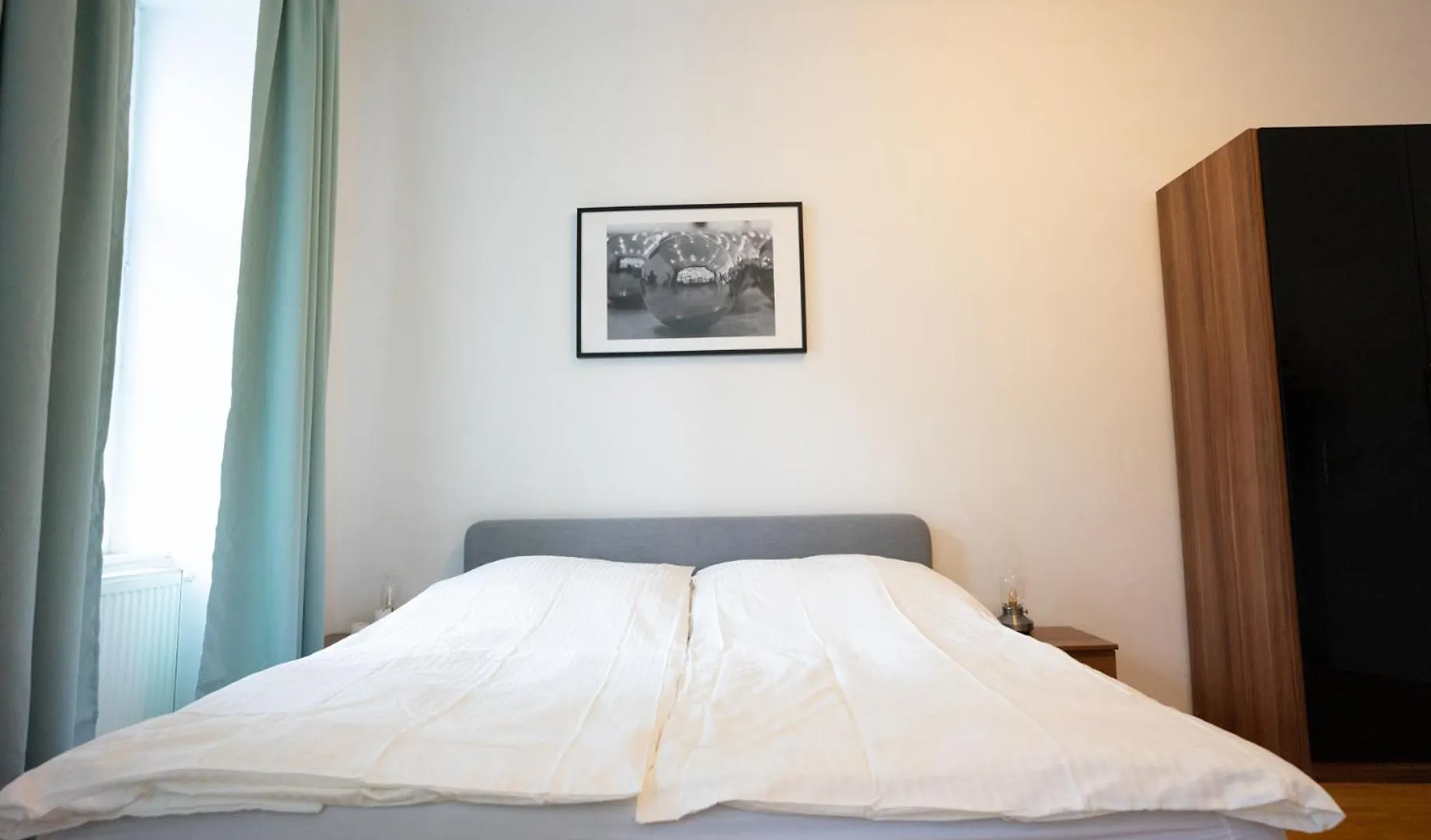 Modern 3 Bedroom Apartment In City Center Vienna