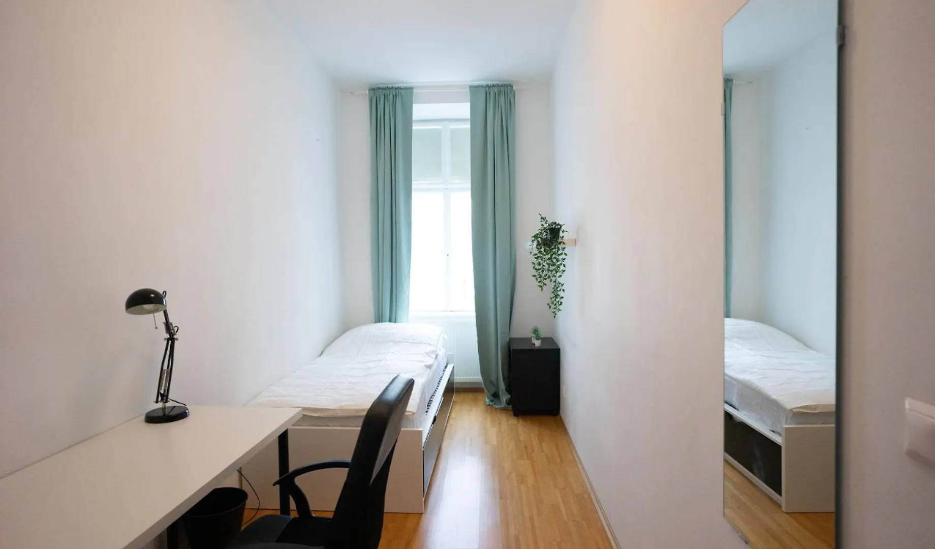 Modern 3 Bedroom Apartment In City Center Vienna